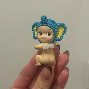 BRAND NEW SONNY ANGEL Elephant looking back hipper rhinestoned by me